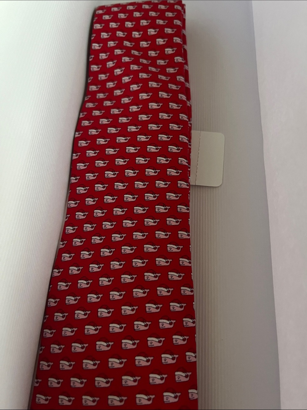 Vineyard Vines Red Tie with Santa Whale!  New with box. Boys!  New!